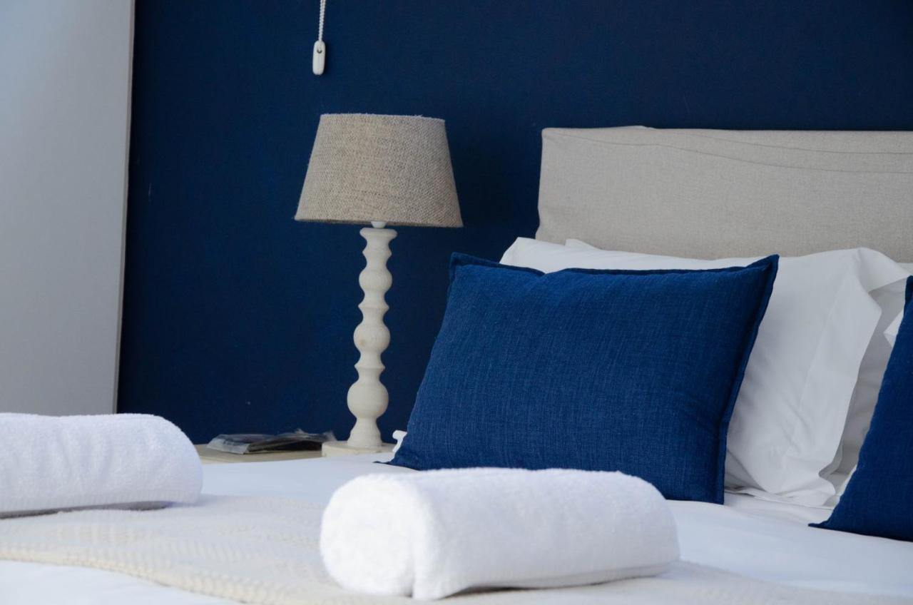 Chez Pierre Hotel Книсна Екстериор снимка